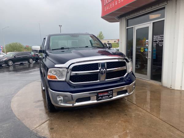 2014 RAM 1500 4WD Crew Cab 140 5 SLT - - by dealer for sale in Dodgeville, WI – photo 3