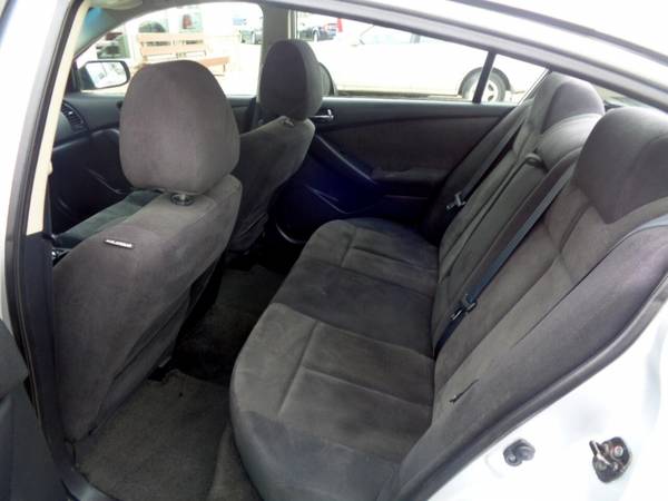 2009 Nissan Altima 2.5 - cars & trucks - by dealer - vehicle... for sale in Marion, IA – photo 10