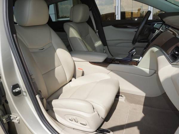 2014 Caddy Cadillac XTS Luxury FWD sedan Silver Coast Metallic -... for sale in Baton Rouge , LA – photo 10