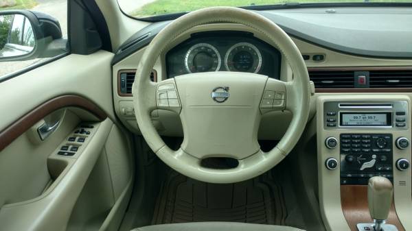 My wife's 2008 Volvo S80 T6 AWD twin turbo - cars & trucks - by... for sale in Orient, OH – photo 9