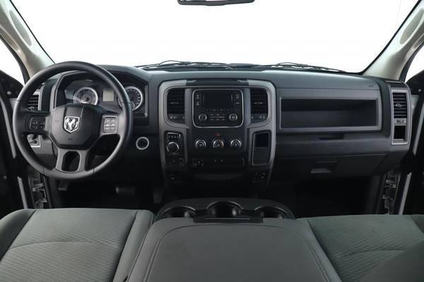 2015 RAM 1500 Express Crew Cab 4X4 Crew Cab Pickup for sale in Amityville, NY – photo 6