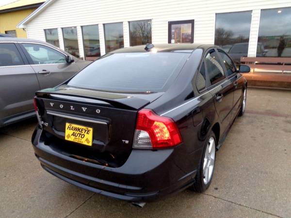 2009 Volvo S40 T5 R-Design - cars & trucks - by dealer - vehicle... for sale in Marion, IA – photo 8