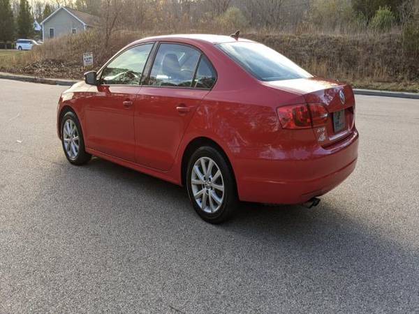 2011 Volkswagen Jetta SE PZEV - cars & trucks - by dealer - vehicle... for sale in Griswold, CT – photo 7