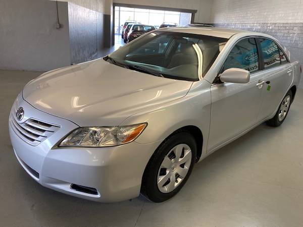 2009 TOYOTA CAMRY LE - 73,000 ONE OWNER MILES - SILVER - cars &... for sale in Phoenix, AZ – photo 2