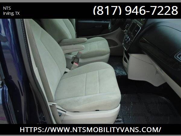 12 DODGE GRAND CARAVAN POWER RAMP MOBILITY HANDICAPPED WHEELCHAIR VAN for sale in Irving, MO – photo 17