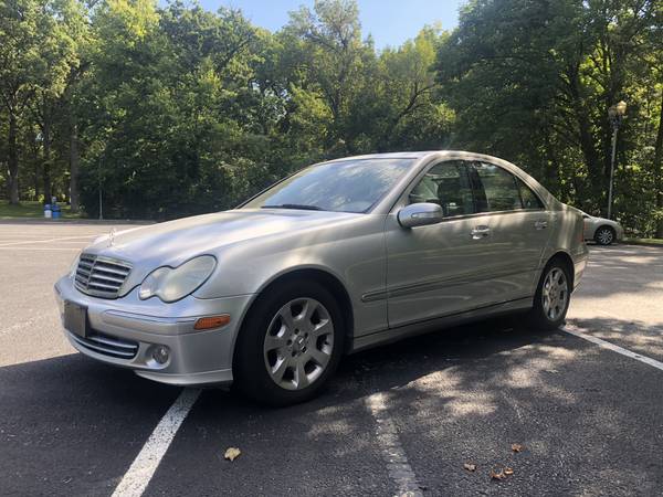 2005 Mercedes-Benz C-Class SHARP!! FINANCING AVALIABLE!! for sale in Rock Island, IA – photo 7