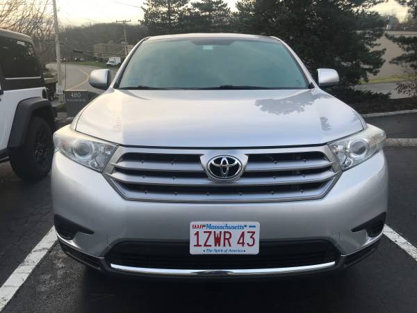 2013 Toyota Highlander, Florida Car, 2 WD, front wheel drive 98k... for sale in Woburn, MA – photo 3