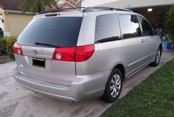 2006 Toyota Sienna LE - cars & trucks - by owner - vehicle... for sale in Delray Beach, FL – photo 3