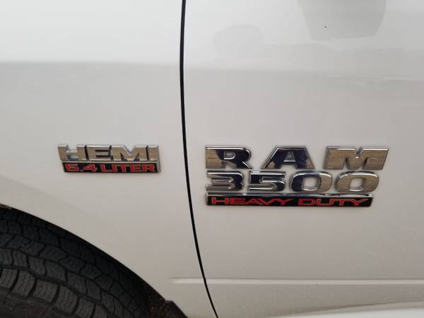 2017 *Ram* *3500* *FLATBED 4X4 6.4L HEMI GAS ENGINE* - cars & trucks... for sale in Vicksburg, AR – photo 11