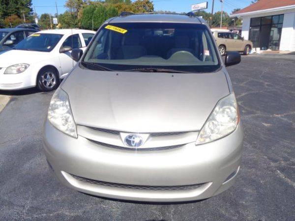 2007 Toyota Sienna CE FWD 7-Passenger ( Buy Here Pay Here ) for sale in High Point, NC – photo 3