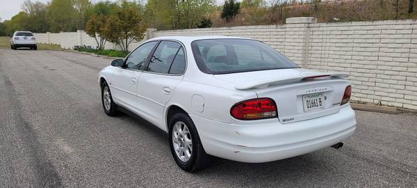 2000 Oldsmobile Intrigue GL, Dual Temp, Clean Title, CD & Cassette for sale in Haysville, KS – photo 3