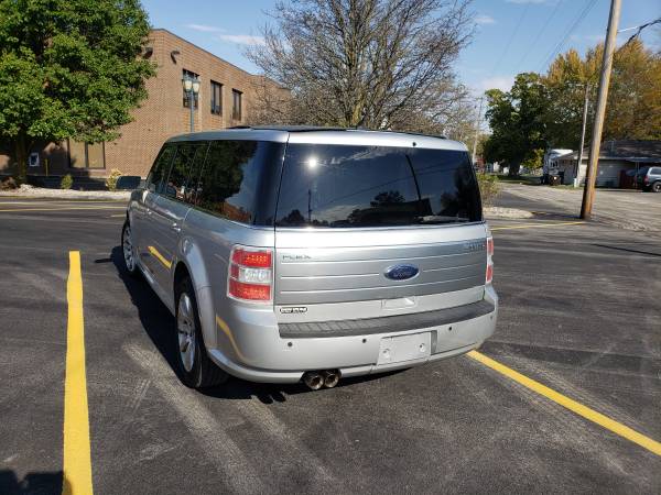 2009 Ford Flex Limited - cars & trucks - by owner - vehicle... for sale in Gibson City, IL – photo 3
