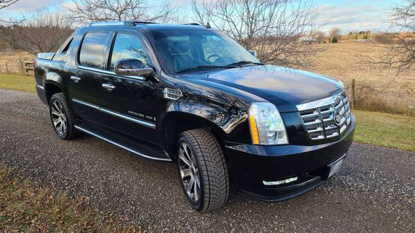 Cadillac Escalade EXT - 22k ORIGINAL Miles - LOADED Extremely RARE!... for sale in Madison, WI – photo 7