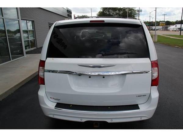 2015 Chrysler Town & Country mini-van Limited Green Bay for sale in Green Bay, WI – photo 5