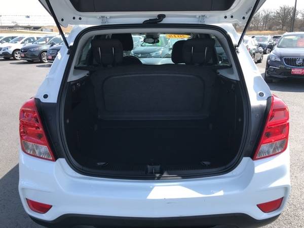 2018 Chevy Chevrolet Trax LS suv Summit White for sale in Marshfield, MO – photo 6