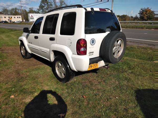 02 Jeep liberty 4wd with sunroof - cars & trucks - by dealer -... for sale in Vails Gate, NY – photo 12