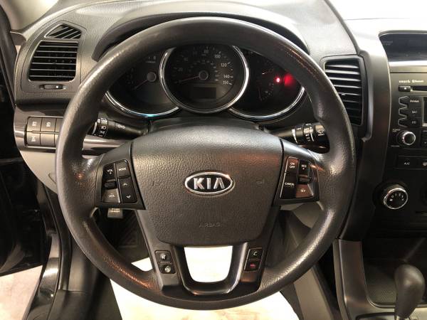 2011 Kia Sorento All Wheel Drive, Very clean, Guaranteed Approval!! for sale in Bedford, OH – photo 6