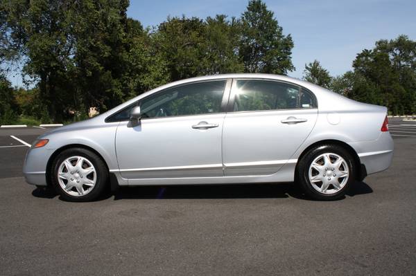 2008 HONDA CIVIC 4-DOOR GREAT ON GAS for sale in Fredericksburg, District Of Columbia – photo 3