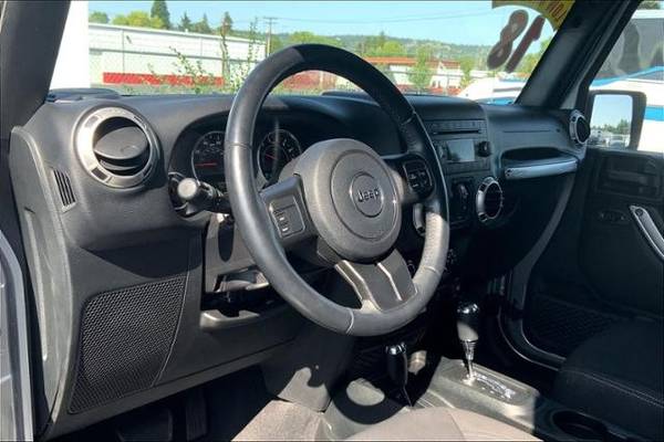 2018 Jeep Wrangler Unlimited JK 4WD Sahara 4x4 SUV - cars & trucks -... for sale in Bend, OR – photo 13