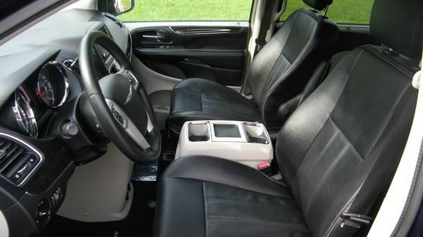 2013 Chrysler Town&Country Touring Leather+Dvd Backup Cam 59000 Miles for sale in West Allis/Milwaukee, WI – photo 9