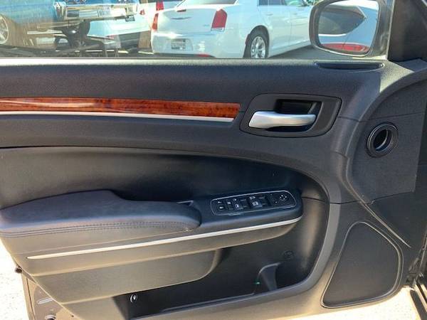 2014 Chrysler 300 for sale in Wilmington, CA – photo 8