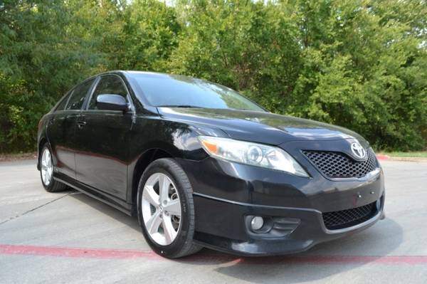 2011 Toyota Camry 4dr Sdn I4 Auto LE with Bi-level center console... for sale in Arlington, TX – photo 3