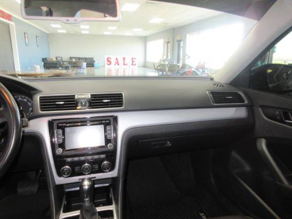 2012 Volkswagen Passat TDI SE - Try - - by dealer for sale in Farmington, IL – photo 17