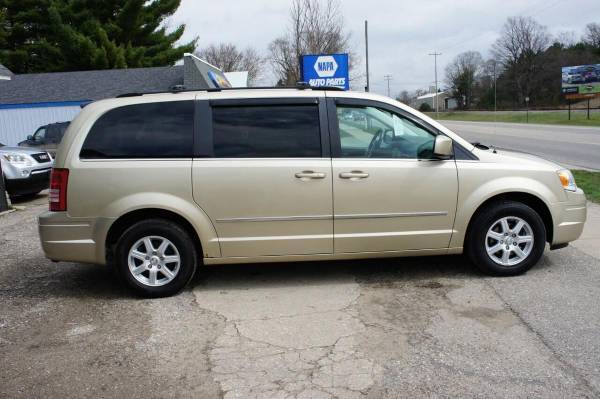 2010 Chrysler Town and Country Touring 4dr Mini Van for sale in Mancelona, MI – photo 7