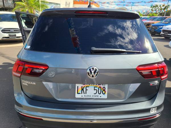LOW MILES* ALL WHEEL DRIVE* 2017 VW TIGUAN SUV - cars & trucks - by... for sale in Kahului, HI – photo 4