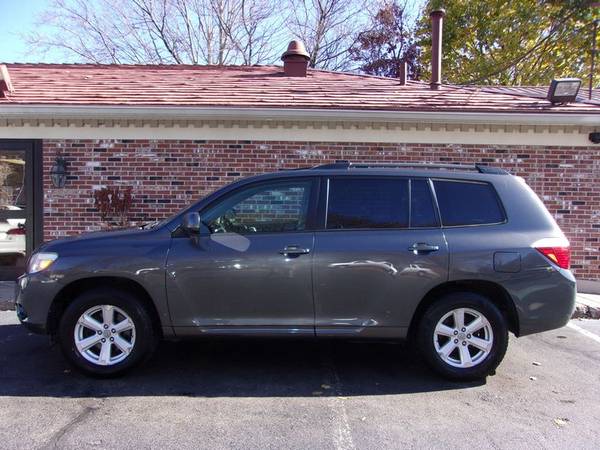 2010 Toyota Highlander Seats-8 AWD, 151k Miles, P Roof, Grey, Clean for sale in Franklin, VT – photo 6