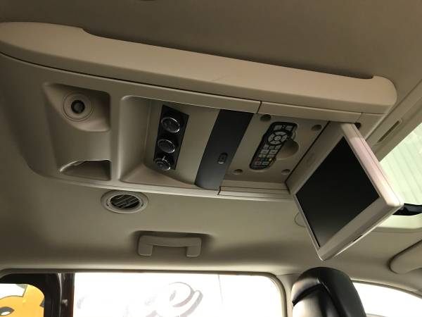 2015 Chrysler Town and Country Platinum 53k - - by for sale in Oshkosh, WI – photo 17