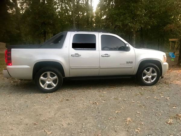 2012 Chevy Avalanche *Super clean* for sale in Bryant, AR