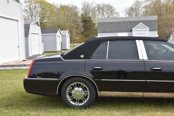REDUCED $6K ONE-OF-A-KIND CADILLAC DTS SPECIAL EDITION GOLD VINTAGE for sale in Ontonagon, MN – photo 11