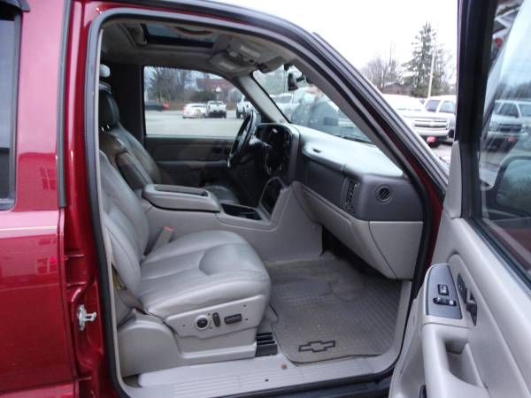 ** 2005 Chevrolet Tahoe Fully Loaded 4x4 5.3L V8** - cars & trucks -... for sale in Medina, OH – photo 12