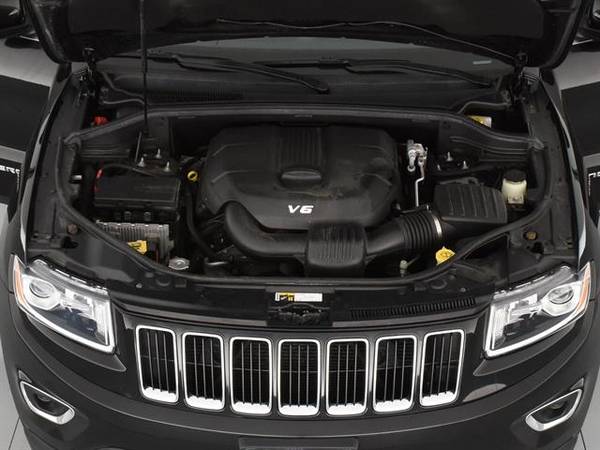 2015 Jeep Grand Cherokee Laredo Sport Utility 4D suv Black - FINANCE for sale in Detroit, MI – photo 4