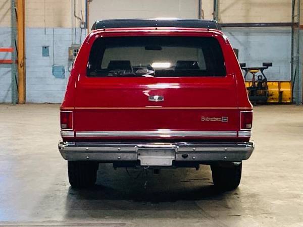 1986 Chevrolet Suburban C20 Tailgate - cars & trucks - by dealer -... for sale in Cleveland, OH – photo 12