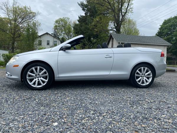 2011 VW Eos Komfort Convertible 71k, Auto Hardtop with glass roof! for sale in North Wales, PA – photo 7