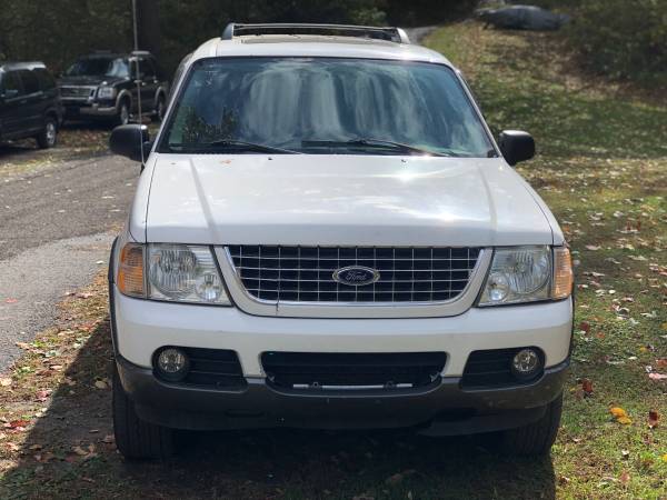 2005 Ford Explorer XLT Clean for sale in Glyndon, District Of Columbia – photo 2