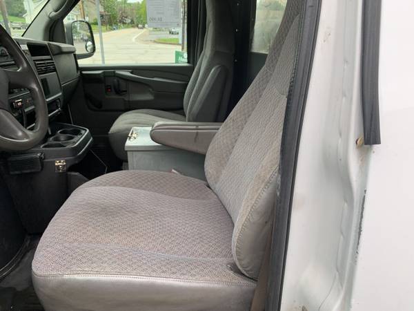 2007 Chevy Express 1500 Cargo Van All Wheel Drive for sale in Beaver Falls, PA – photo 12
