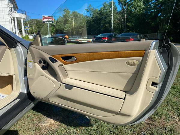2005 Mercedes-Benz SL-Class SL 500 2dr Convertible - cars & trucks -... for sale in Bellingham, MA – photo 20