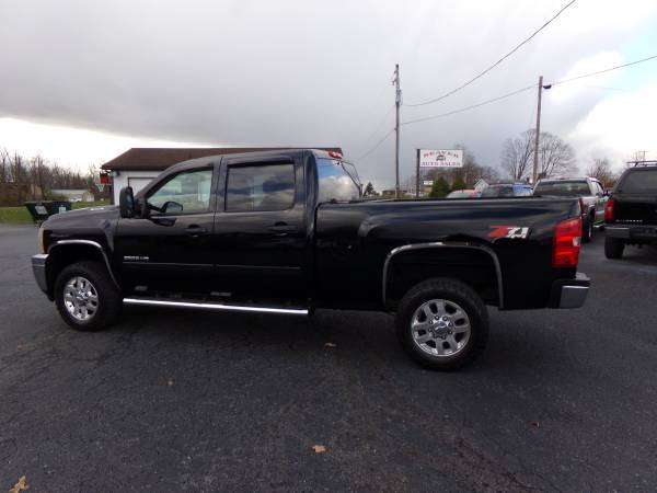 2011 chevy 2500hd crew cab LT 6.0 V8 4x4 - cars & trucks - by dealer... for sale in selinsgrove,pa, PA – photo 2