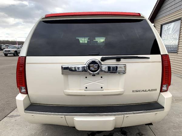 2008 Cadillac Escalade AWD 4dr - - by dealer - vehicle for sale in Chesaning, MI – photo 4