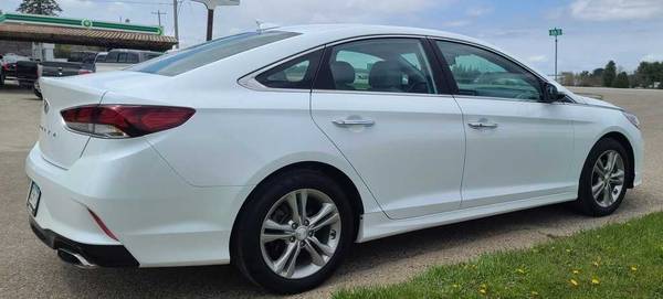 2018 Hyundai Sonata SEL CLEAN - - by dealer for sale in Mabel, MN – photo 4