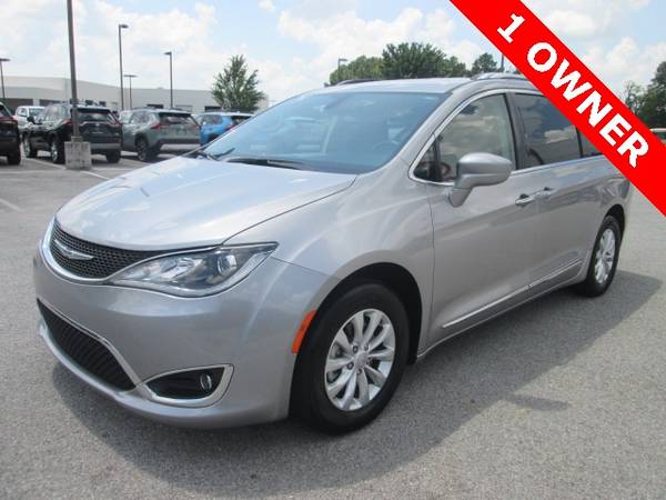 2018 Chrysler Pacifica Touring L mini-van Silver for sale in ROGERS, AR – photo 9