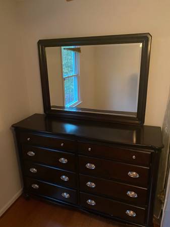 Bedroom furniture set - cars & trucks - by owner - vehicle... for sale in Waldorf, MD – photo 7