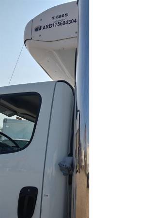 2018 Freightliner 20ft Reefer Freezer Truck Lift Cummins Thermoking... for sale in Los Angeles, CA – photo 8