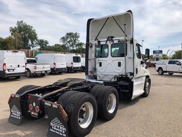 2014 Freightliner Cascadia - cars & trucks - by dealer - vehicle... for sale in Savage, MN – photo 7
