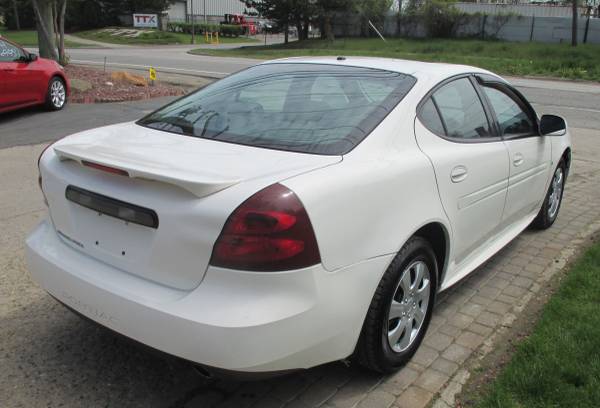 LIKE NEW!*2008 PONTIAC GRAND PRIX"SE"*LEATHER*MOONROOF*RUST FREE*CLEAN for sale in Waterford, MI – photo 7