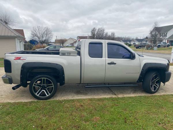 2008 SIlverado 1500 V6 4.3 - cars & trucks - by owner - vehicle... for sale in Elizabethtown, KY – photo 3