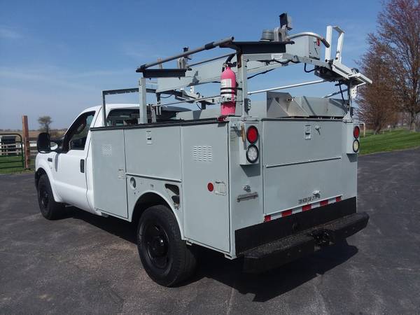 2006 Ford F350 XL Super Duty Automatic Towing SteelWeld Utility for sale in Gilberts, WI – photo 8